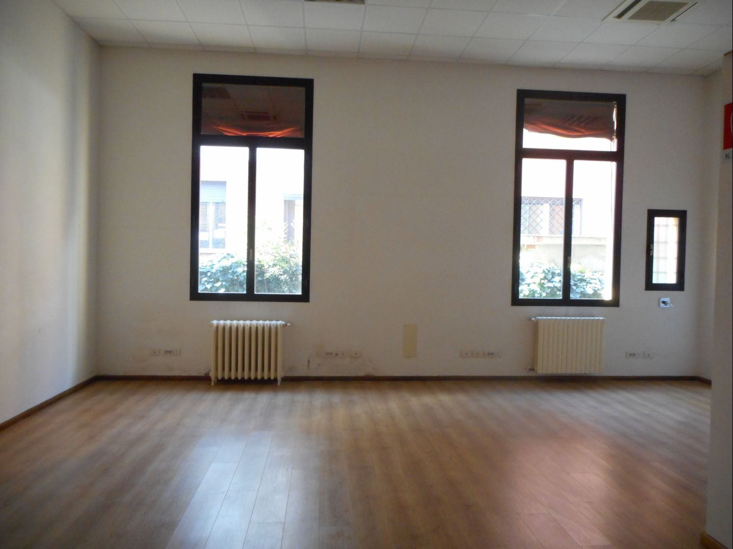 Via San Vitale,Centro Nord,6 Rooms Rooms,Commerciale,1202